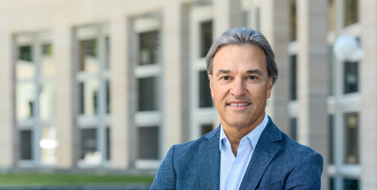 20220901-Faculty-RalfSeifert-CardCampus-370×187-x2-MH-comp - IMD Business School