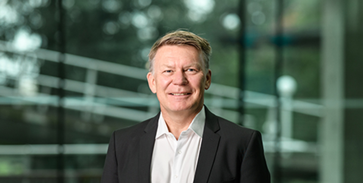 20230608-Faculty-StefanMichel-740×374 - IMD Business School