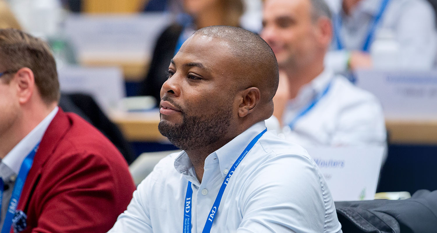 20231207-GlobalPages-Degrees-TopBanner-BlueFilter-Mobile-1500×800 - IMD Business School