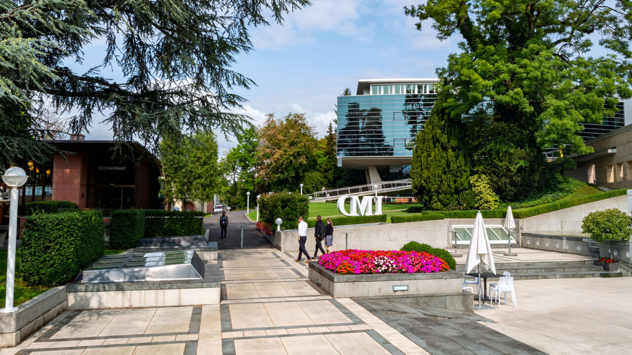 20250325-Sustainability_Report-2024-David_Bach-intro-3-1920x1080 - IMD Business School